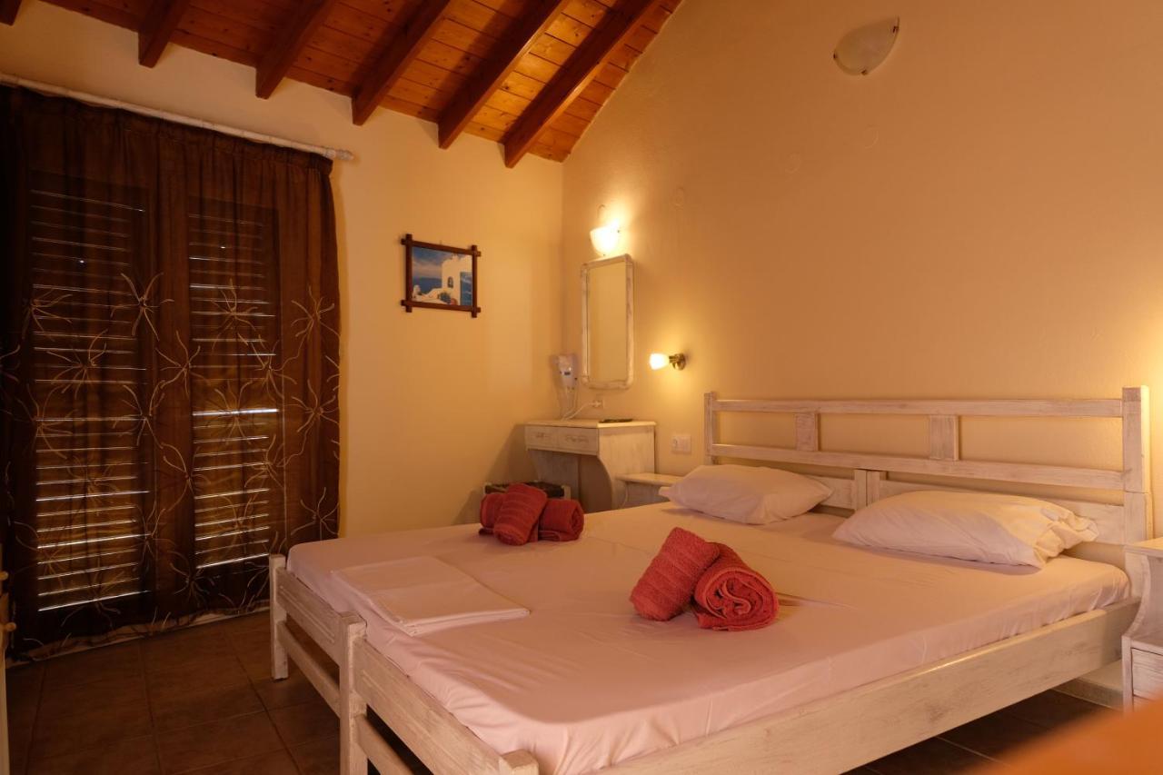 Taxiarchis Apartments Skiathos Town Exterior photo