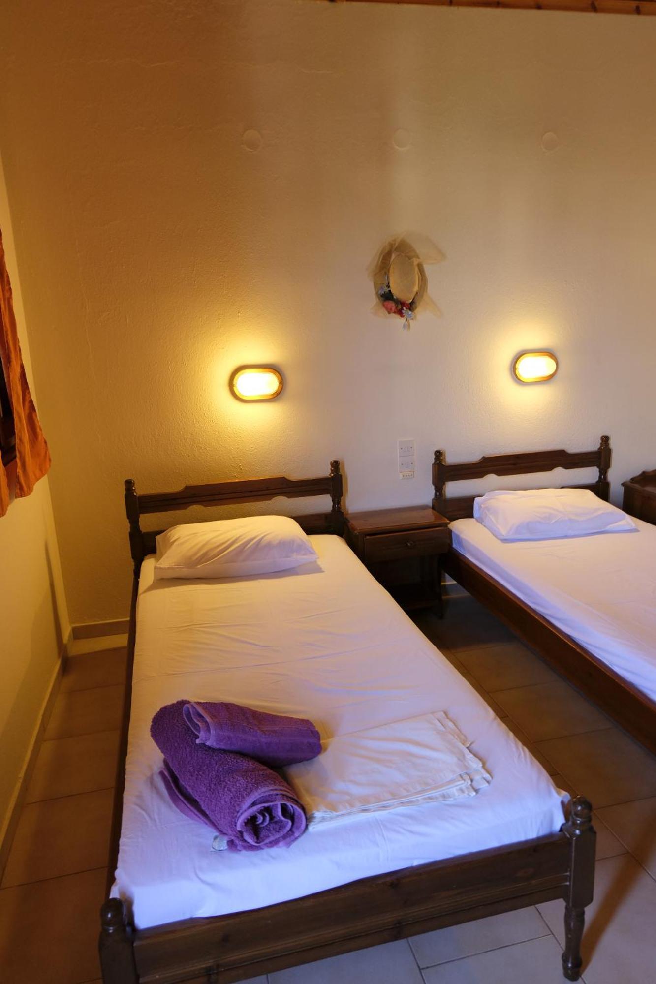 Taxiarchis Apartments Skiathos Town Room photo